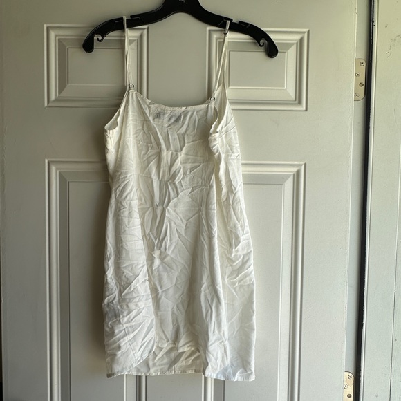 Abercrombie and fitch white slip - Picture 2 of 3